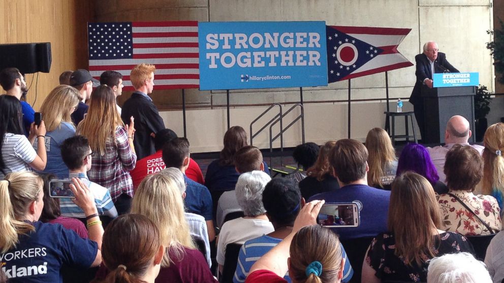 PHOTO: Sen. Bernie Sanders speaks to an audience at the University of Akron, Sept. 17, 2016 in Akron, Ohio. 