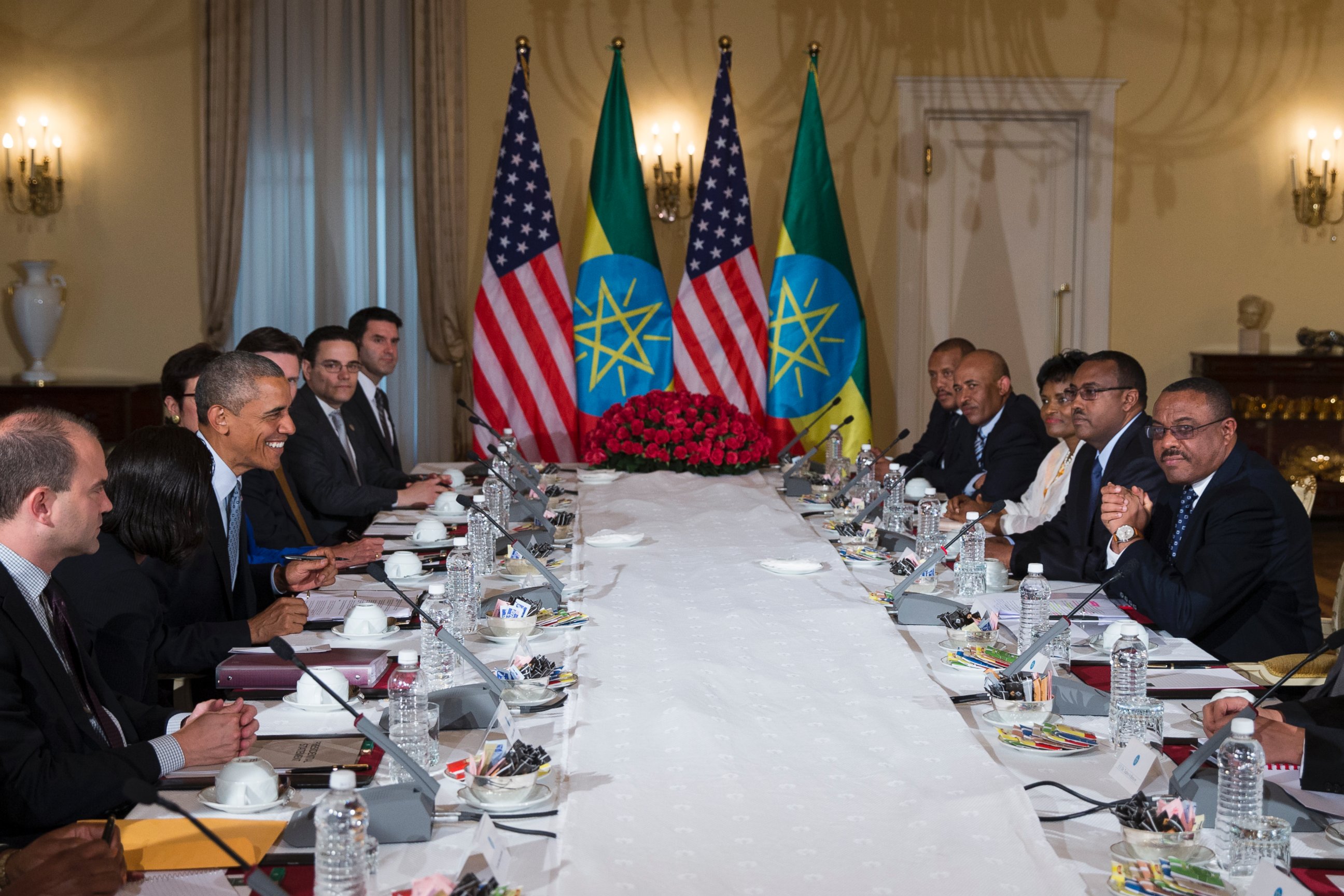 PHOTO: President Barack Obama participates in a bilateral meeting with Ethiopian Prime Minister Hailemariam Desalegn, right, at the National Palace, July 27, 2015, in Addis Ababa, Ethiopia. 