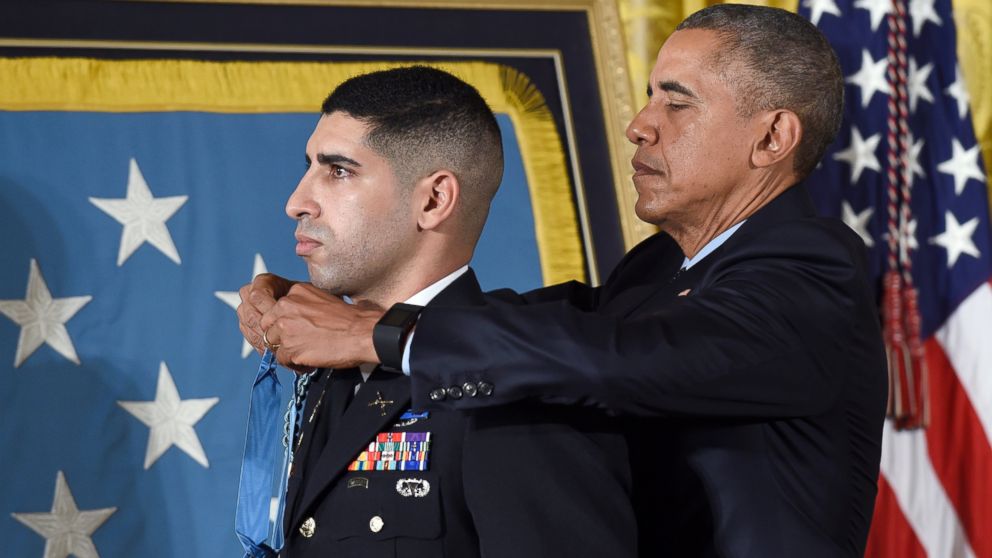 Army Captain Who Tackled Suicide Bomber Receives Medal of Honor - ABC News