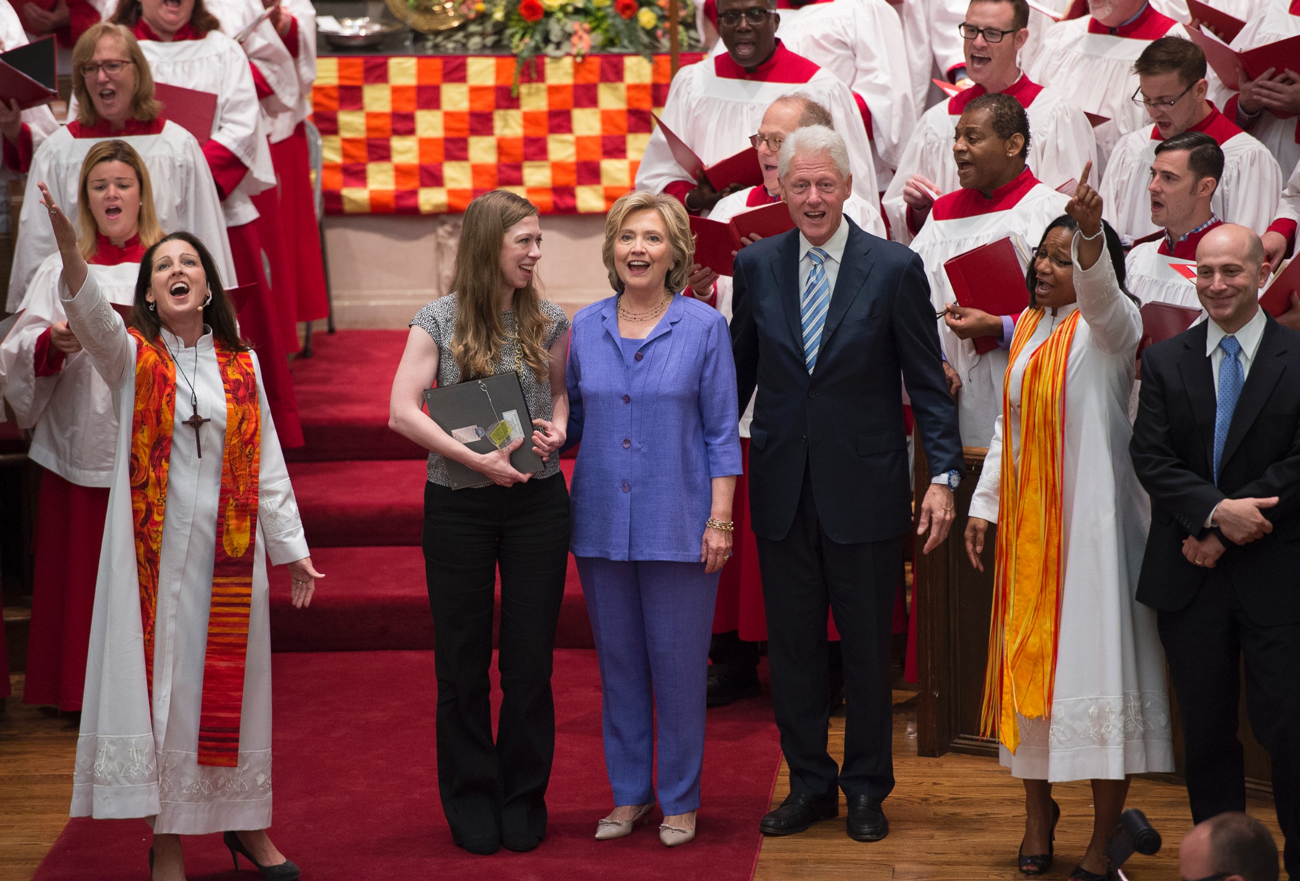 PHOTO: Democratic presidential candidate Hillary Rodham Clinton, her daughter Chelsea, second from left, and husband, former President Bill Clinton, at the Foundry United Methodist Church in Washington, Sept. 13, 2015. 