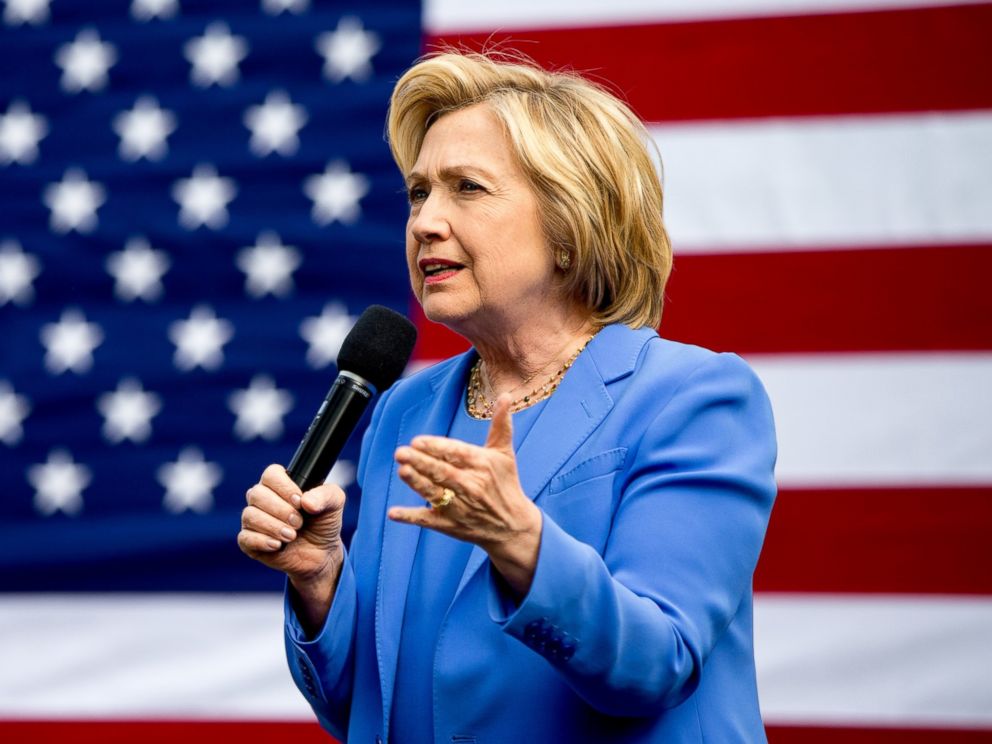PHOTO: Hillary Clinton speaks at the home of Nathan Smith during a campaign stop in Fort Mitchell, Ky., May 15, 2016.