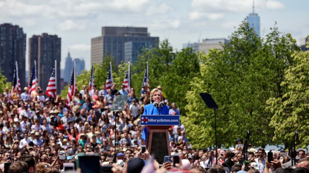 PHOTO: Democratic presidential candidate, former Secretary of State Hillary Rodham Clinton speaks to supporters Saturday, June 13, 2015, on Roosevelt Island in New York.