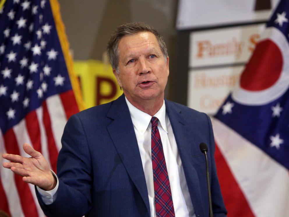 PHOTO: Ohio Gov. John Kasich gives his end of the year speech at Westerville Area Resource Ministry (WARM) in Westerville, Ohio, Dec. 22, 2015.