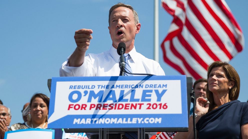 Maryland Gov. Martin O'Malley shows an old Baltimore Colts pennant he has  had attached to his vehicle on Tuesday, Jan. 20, 2010 in Annapolis, Md., in  order to settle a bet with