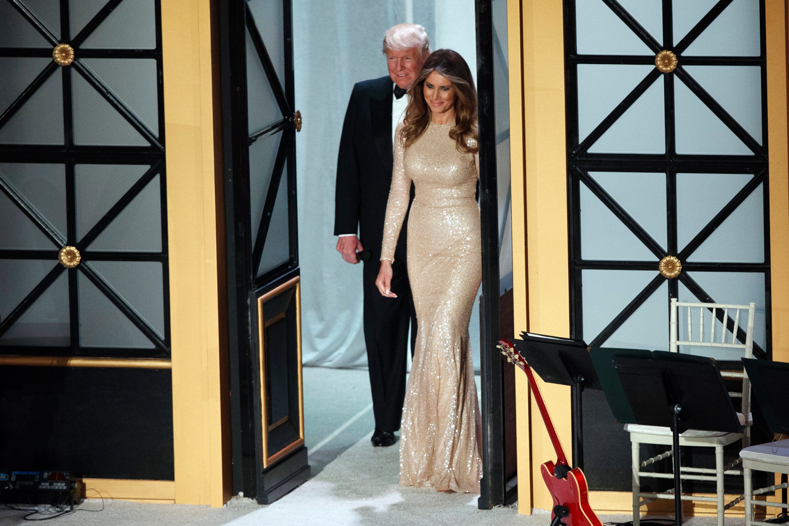 PHOTO: President-elect Donald Trump and his wife Melania arrive to a VIP reception and dinner with donors, Jan. 19, 2017, in Washington.