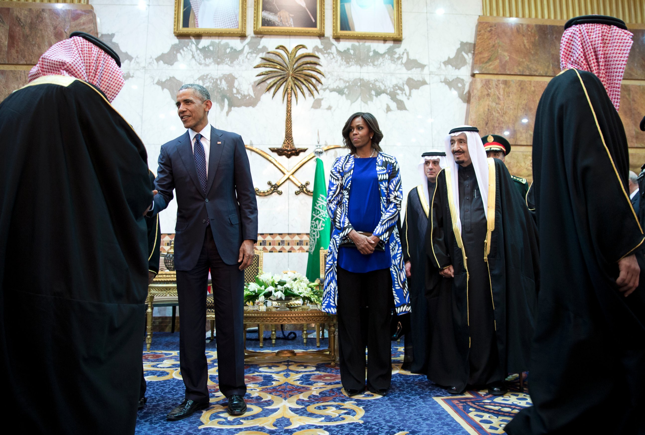 PHOTO: President Barack Obama and first lady Michelle Obama participate in a delegation receiving line with new Saudi Arabian King, Salman bin Abdul Aziz, fith left, in Riyadh, Saudi Arabia, Jan. 27, 2015. 