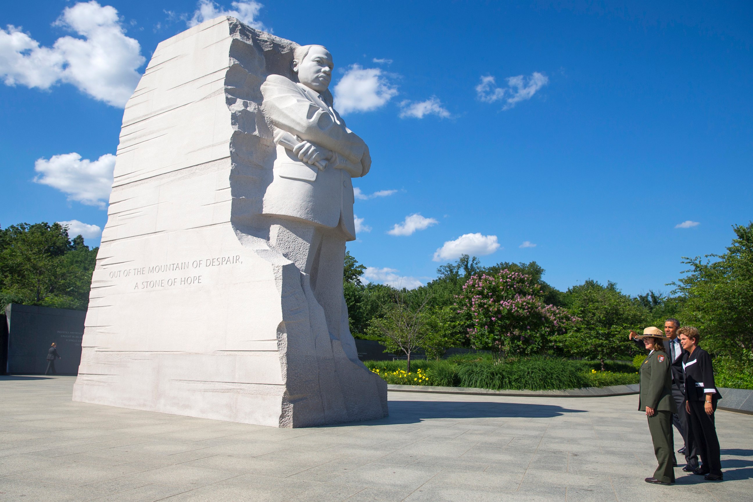 PHOTO: President Barack Obama and Brazilian President Dilma Rousseff tour the Martin Luther King Jr. Memorial in Washington, June 29, 2015.