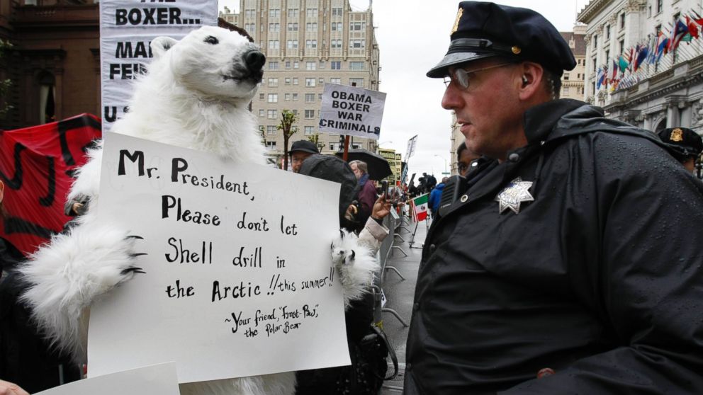 Stalking Obama for Months, Frostpaw the Polar Bear Finally Gets a ...