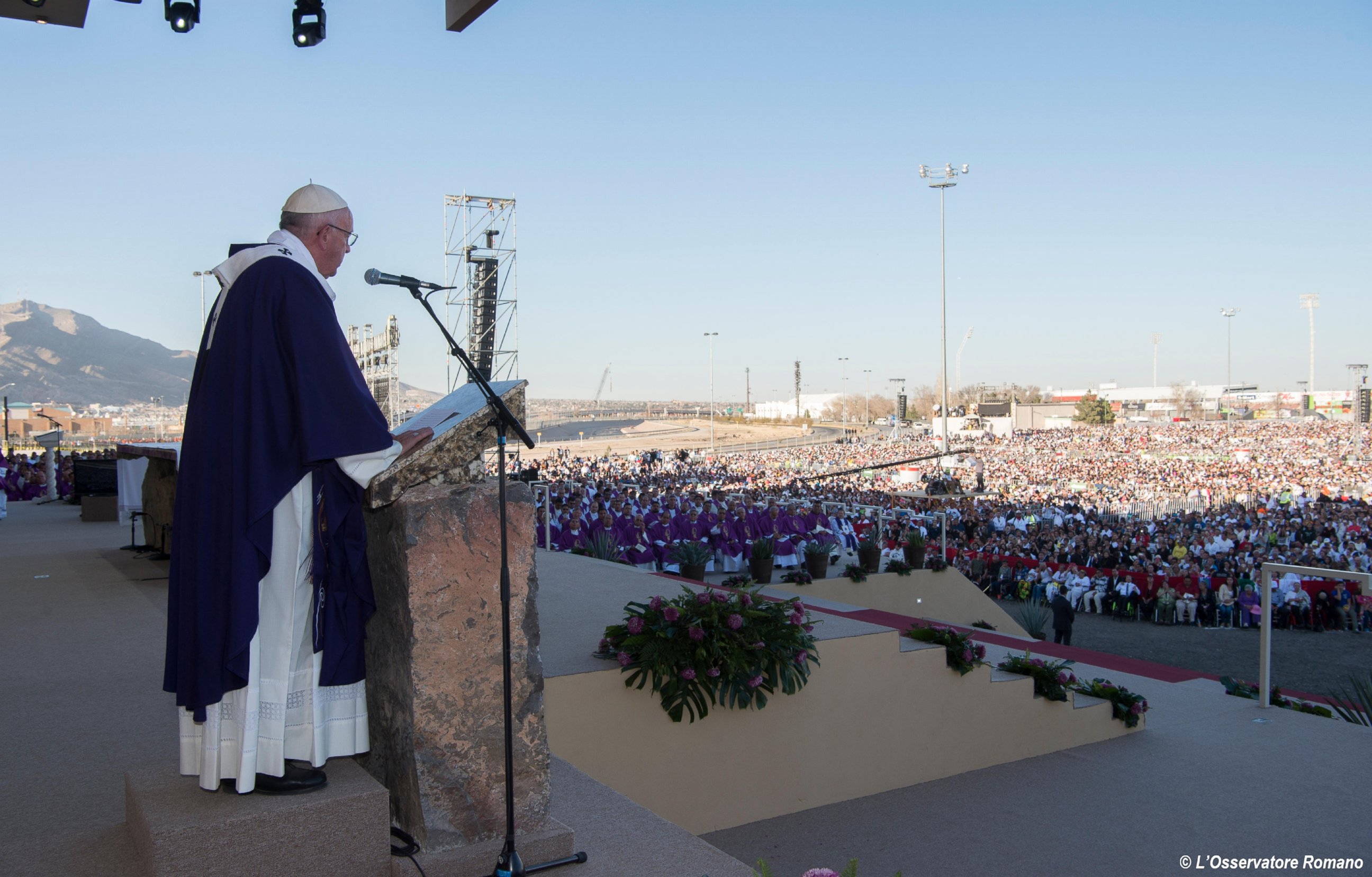 PHOTO:Pope Francis speaks during a mass he celebrated in Ciudad Juarez, Mexico, Feb. 17, 2016.  