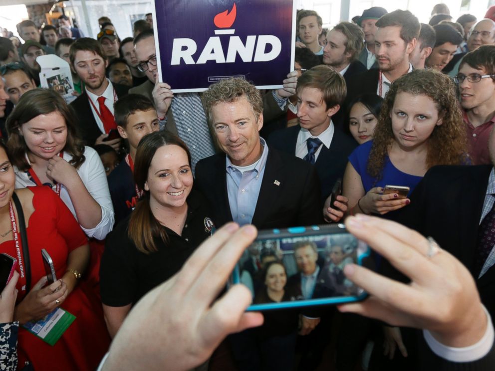 PHOTO: Republican presidential candidate, Sen. Rand Paul, R-Ky., poses for photos with supporters during a reception before addressing the 2016 Mackinac Republican Leadership Conference, Sept. 19, 2015, in Mackinac Island, Mich.