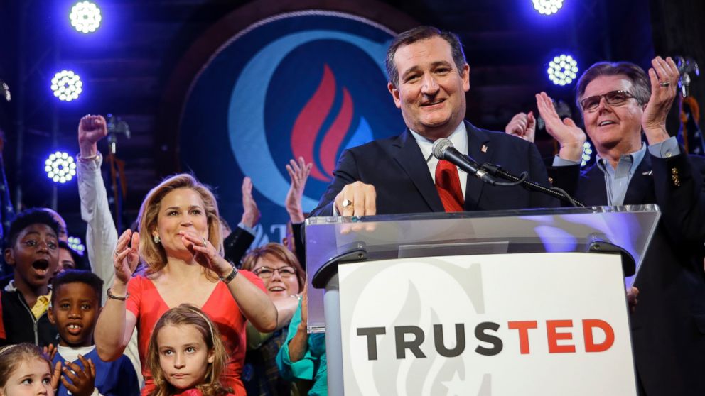 PHOTO: Sen. Ted Cruz addresses the crowd during an election night watch party, March 1, 2016 in Stafford, Texas.