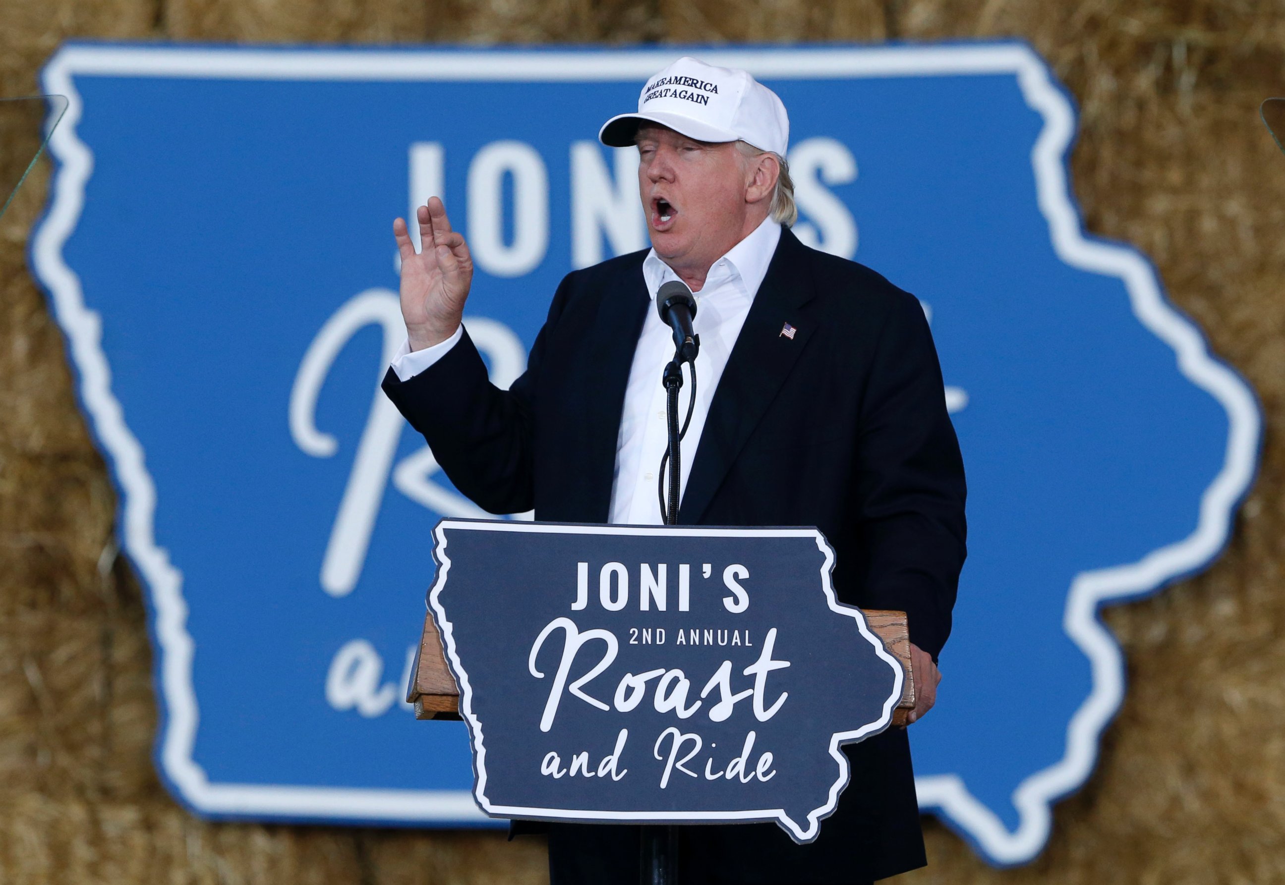 PHOTO: Donald Trump speaks at Joni's Roast and Ride at the Iowa State Fairgrounds, in Des Moines, Iowa, Aug. 27, 2016.