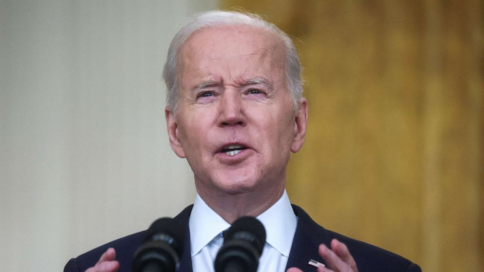 Biden to order personal sanctions on Putin as Russian forces close in on Kyiv – ABC News