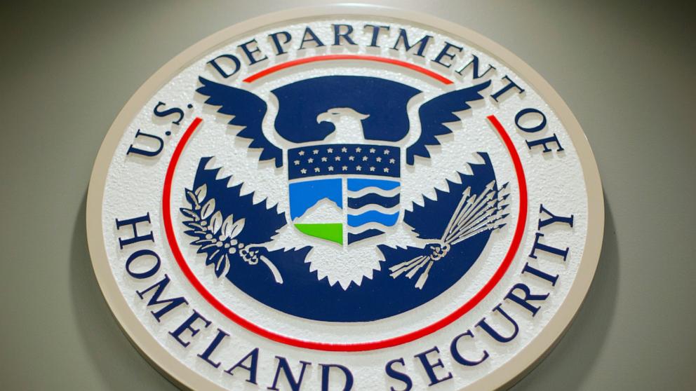 PHOTO: The Department of Homeland Security logo is seen during a news conference in Washington, Feb. 25, 2015.