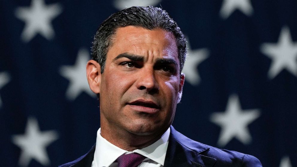 PHOTO: Republican presidential candidate Miami Mayor Francis Suarez speaks at the Republican Party of Iowa's 2023 Lincoln Dinner in Des Moines, Iowa, July 28, 2023.