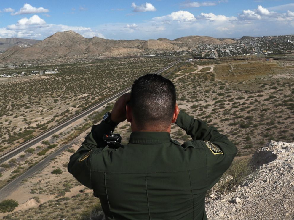 PHOTO: A U.S. Border Patrol agent scans the border with Mexico border, Oct. 3, 2016, in Sunland Park, New Mexico.