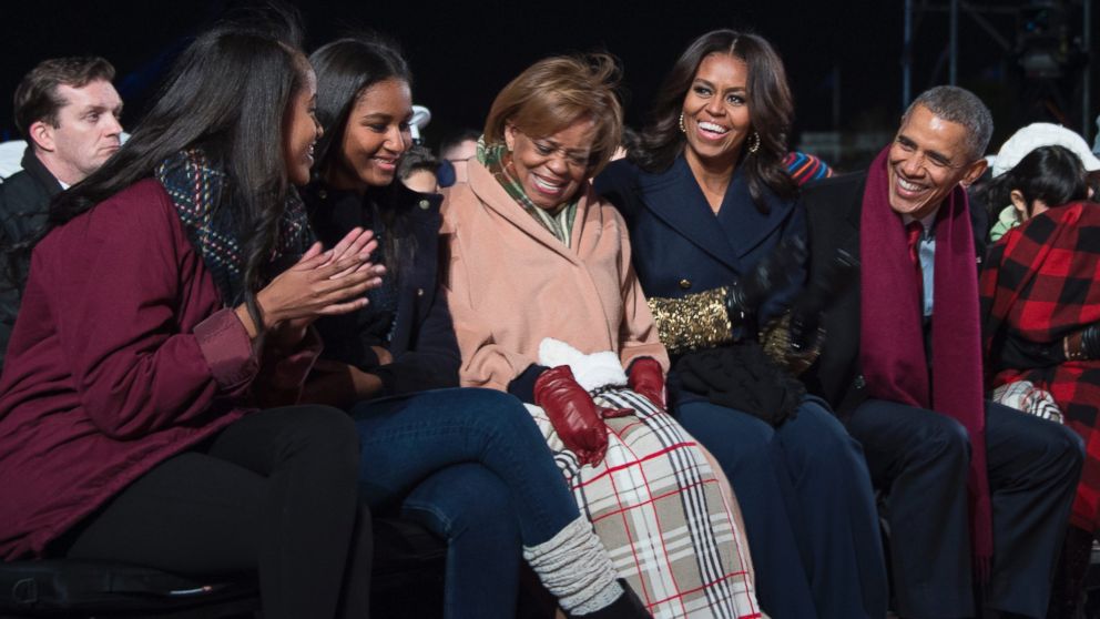 PHOTO: President Barack Obama, First Lady Michelle Obama, Malia Obama and Sasha Obama, and Marian Robinson, Michelle Obama's mother, during the lighting of the National Christmas Tree in Washington, Dec. 3, 2015. 