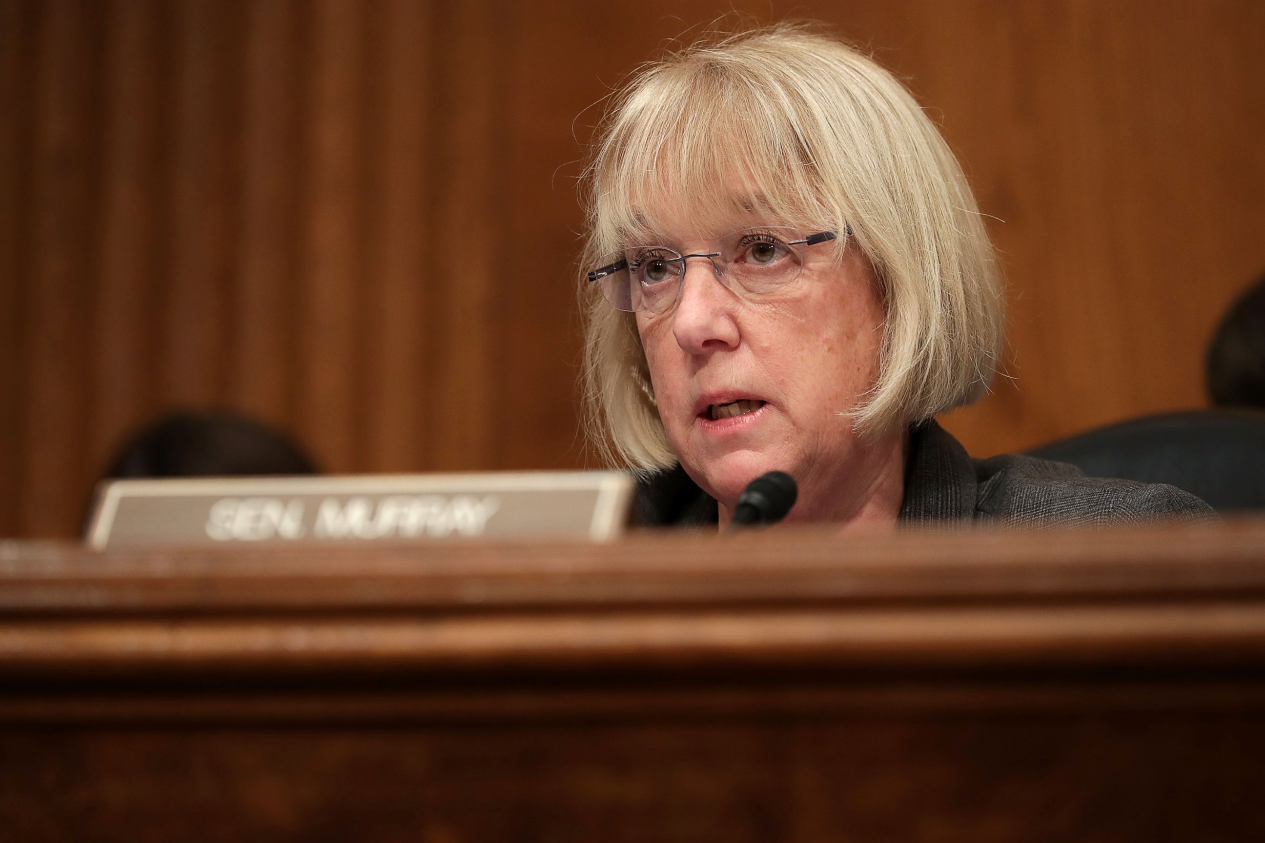 PHOTO: Senate Health, Education, Labor and Pensions Committee ranking member Patty Murray questions Betsy DeVos, President-elect Donald Trump's pick to be the next Secretary of Education, during her confirmation hearing, January 17, 2017, in Washington. 