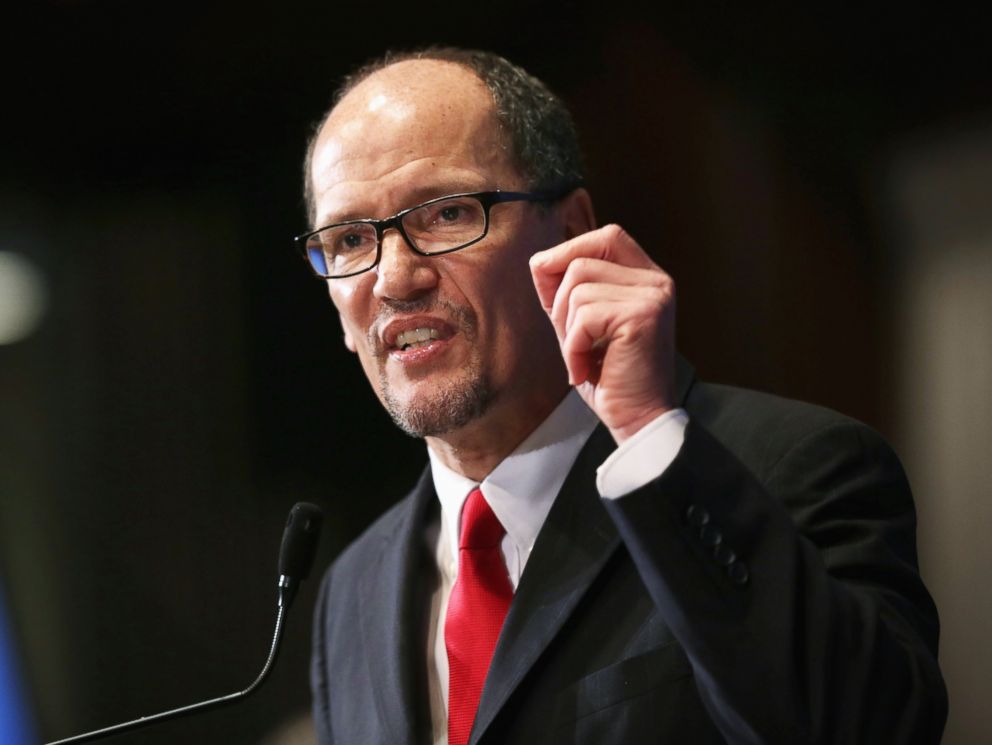 PHOTO: Labor Secretary Thomas Perez speaks during a National Press Club luncheon, Oct. 20, 2014 in Washington, D.C.