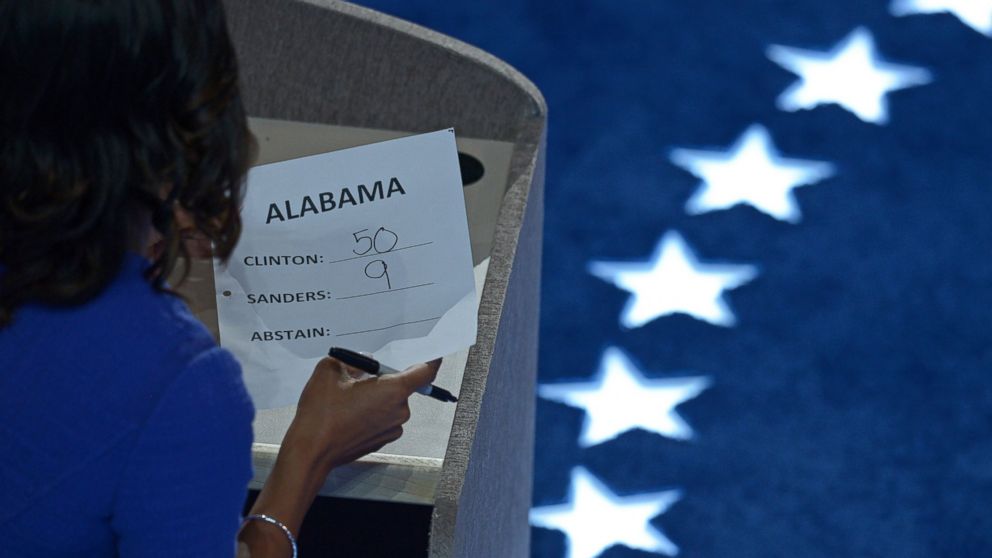 PHOTO: A staffer tallies the vote of the Alabama delegation during the roll call on Day 2 of the Democratic National Convention in Philadelphia, July 26, 2016. 