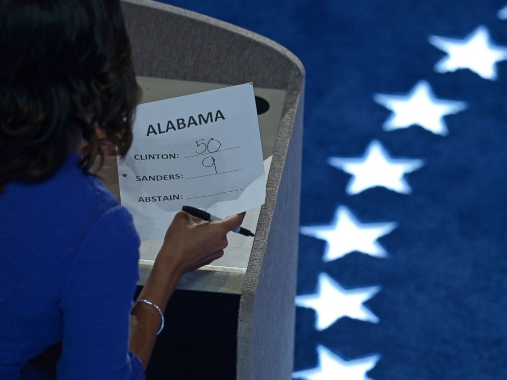 PHOTO: A staffer tallies the vote of the Alabama delegation during the roll call on Day 2 of the Democratic National Convention in Philadelphia, July 26, 2016.