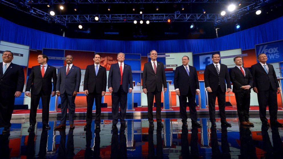 PHOTO: The top 10 Republican presidential hopefuls arrive on stage for the start of the prime time Republican presidential primary debate, Aug. 6, 2015, at the Quicken Loans Arena in Cleveland.
