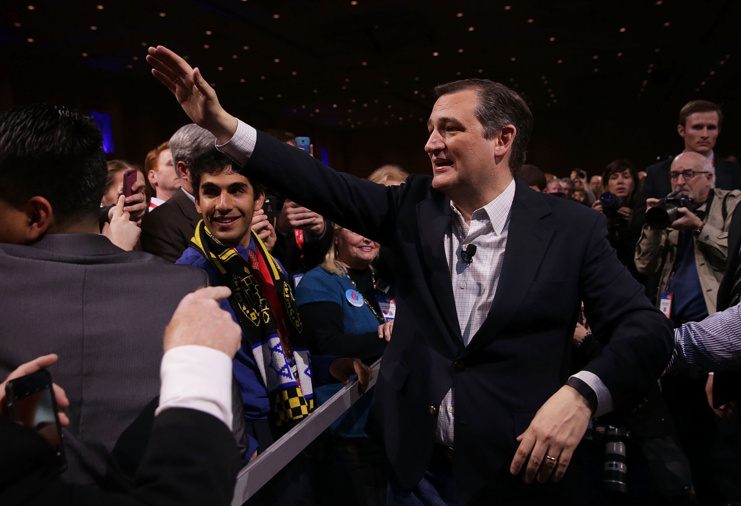 PHOTO:Ted Cruz greets supporters during the Conservative Political Action Conference, March 4, 2016, in National Harbor, Md.  