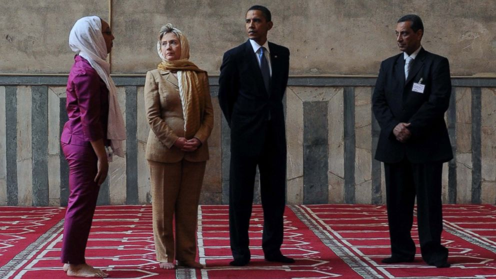 PHOTO: President Barack Obama (2nd R) and his Secretary of State Hillary Clinton (2nd L) visit the Sultan Hassan mosque before making his key Middle East policy speech on June 4, 2009 in Cairo, Egypt. 