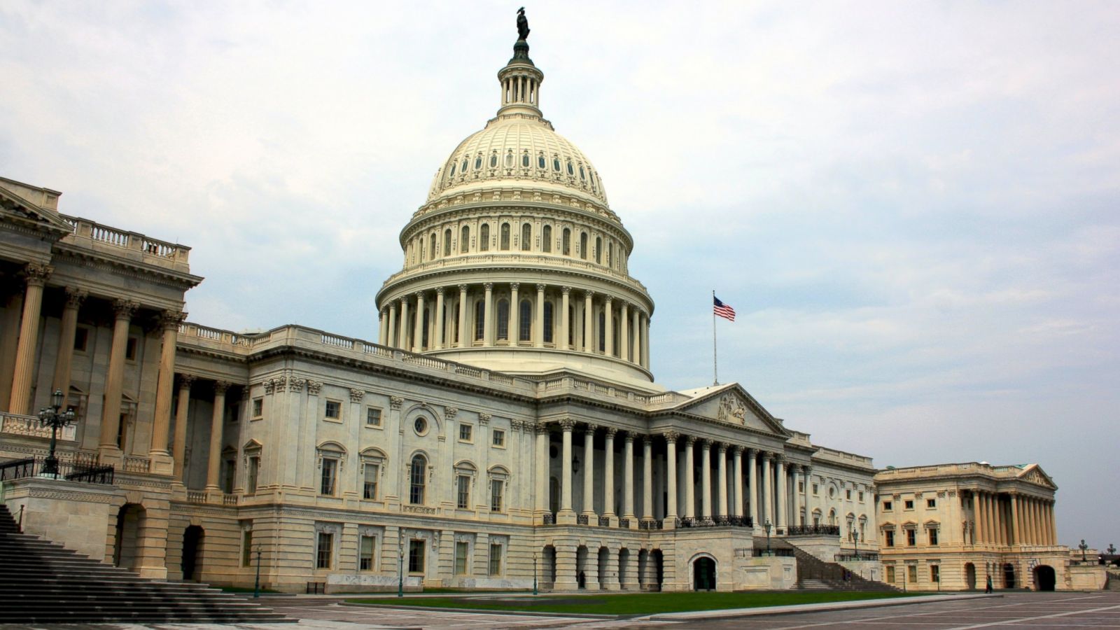 Serial hacker selling US House and Senate members' personal data