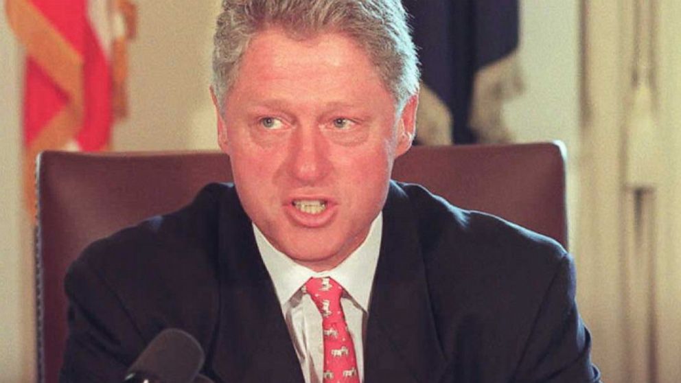 Bill Clinton addresses reporters before a meeting with US mayors at the White House in Washington, DC, Sept. 6, 1995. 
