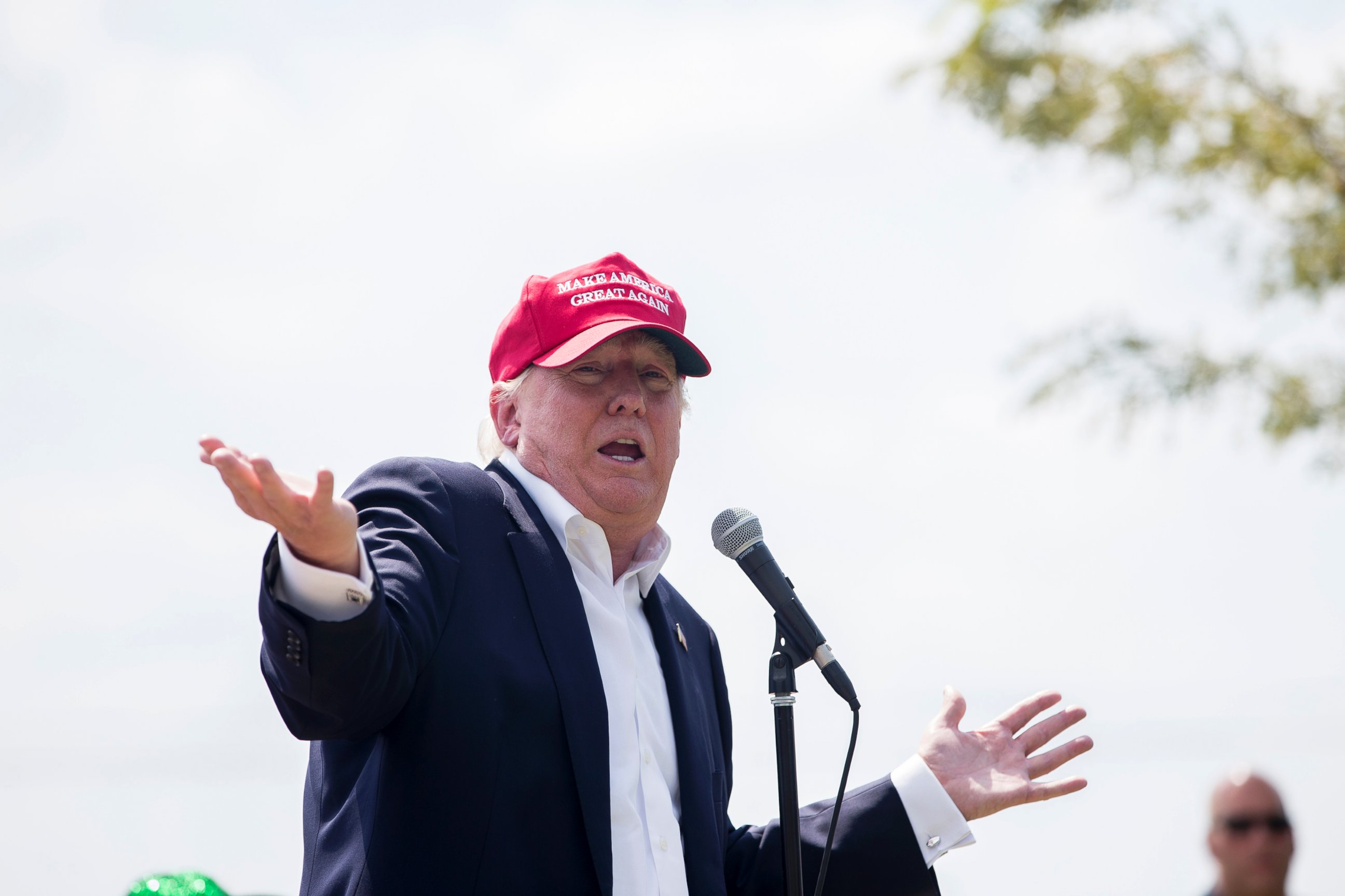 PHOTO: Republican presidential candidate businessman Donald Trump speaks with reporters after arriving at the Iowa State Fair on Aug. 15, 2015 in Des Moines, Iowa.