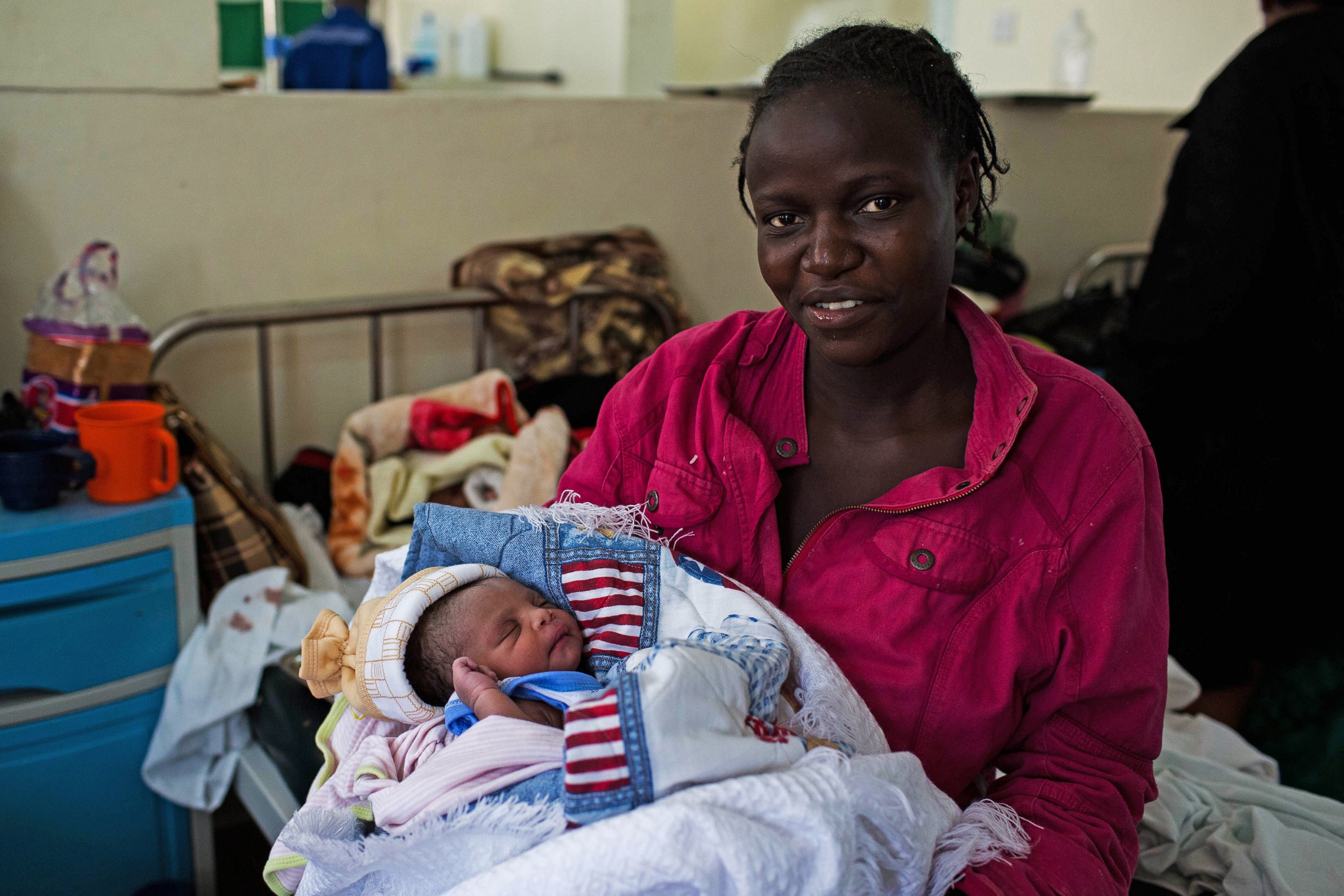 PHOTO: Millicent Akinyo holds her new born baby girl, named 'Michelle' in honor of US First Lady Michelle Obama, at the Mbagathi Hospital in Nairobi on July 26, 2015.