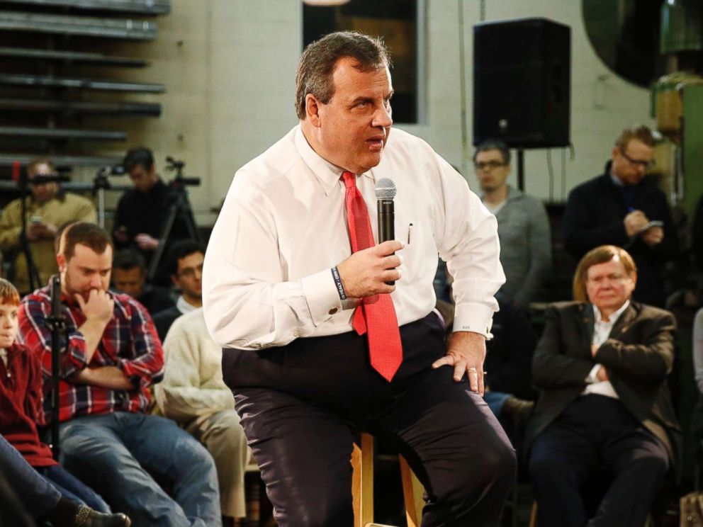 PHOTO: New Jersey Governor and Republican presidential candidate Chris Christie speaks at a town hall event at a metal fabrication company, Feb. 8, 2016, in Hudson, N.H.