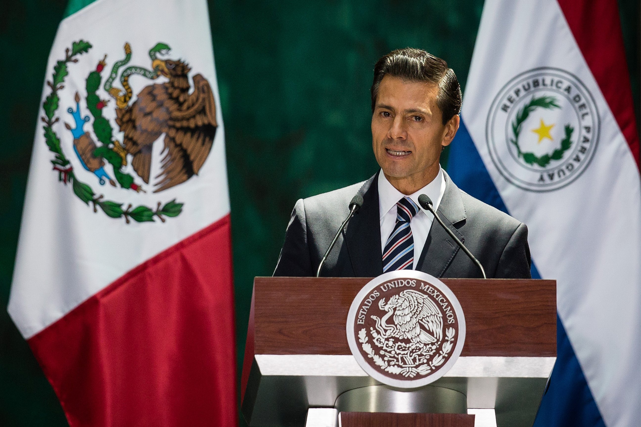 PHOTO: President of Mexico Enrique Pena Nieto hold a press conference after their meeting at Palacio Nacional in Mexico City, Mexico, Aug. 26, 2016.   