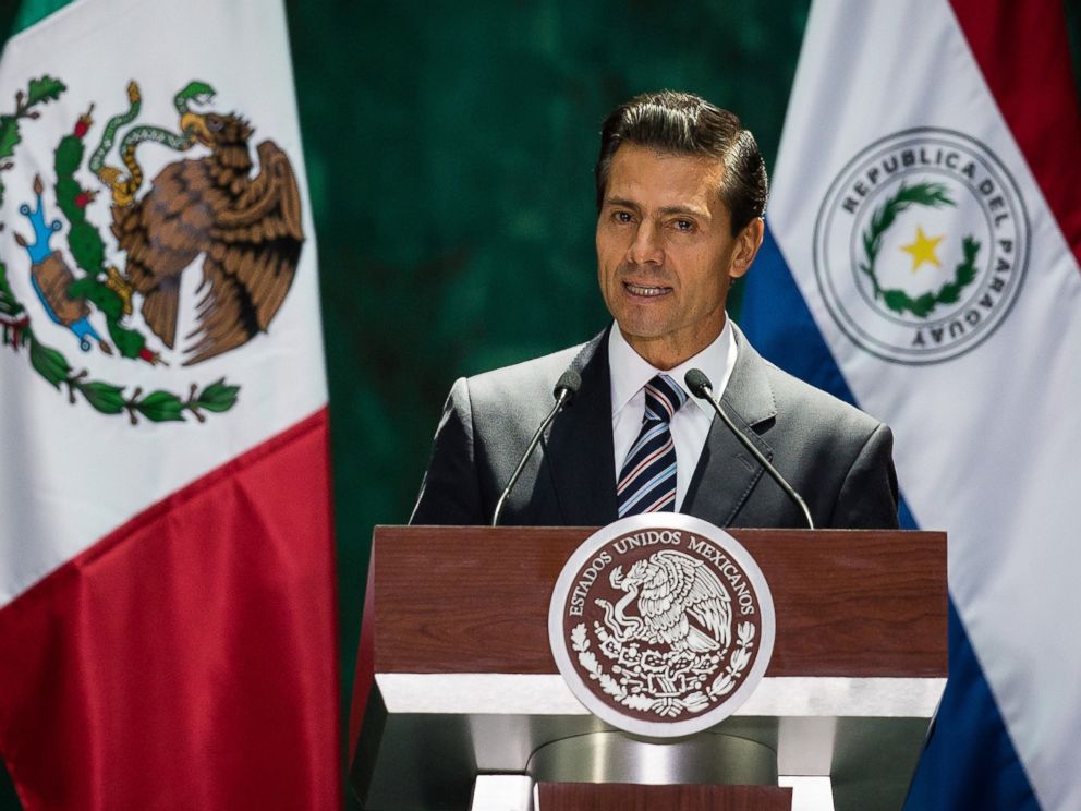 PHOTO: President of Mexico Enrique Pena Nieto hold a press conference after their meeting at Palacio Nacional in Mexico City, Mexico, Aug. 26, 2016.