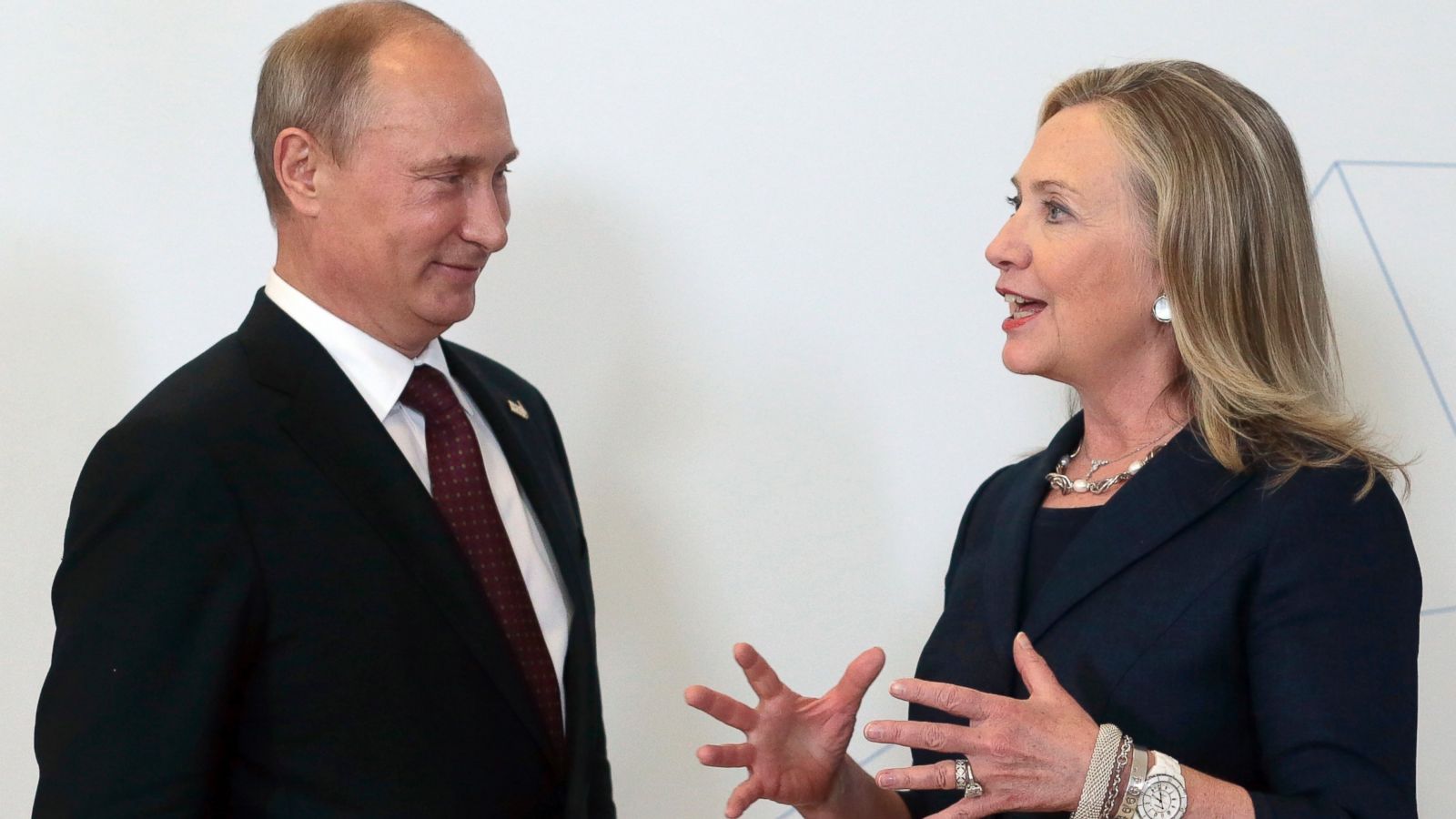 Hillary Clinton on supporting Ukraine as Putin aims to undermine