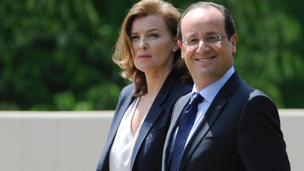 French President Francois Hollande and French First Lady Valerie Trierweiler arrive at the French Embassy in Washington, May 18, 2012.
