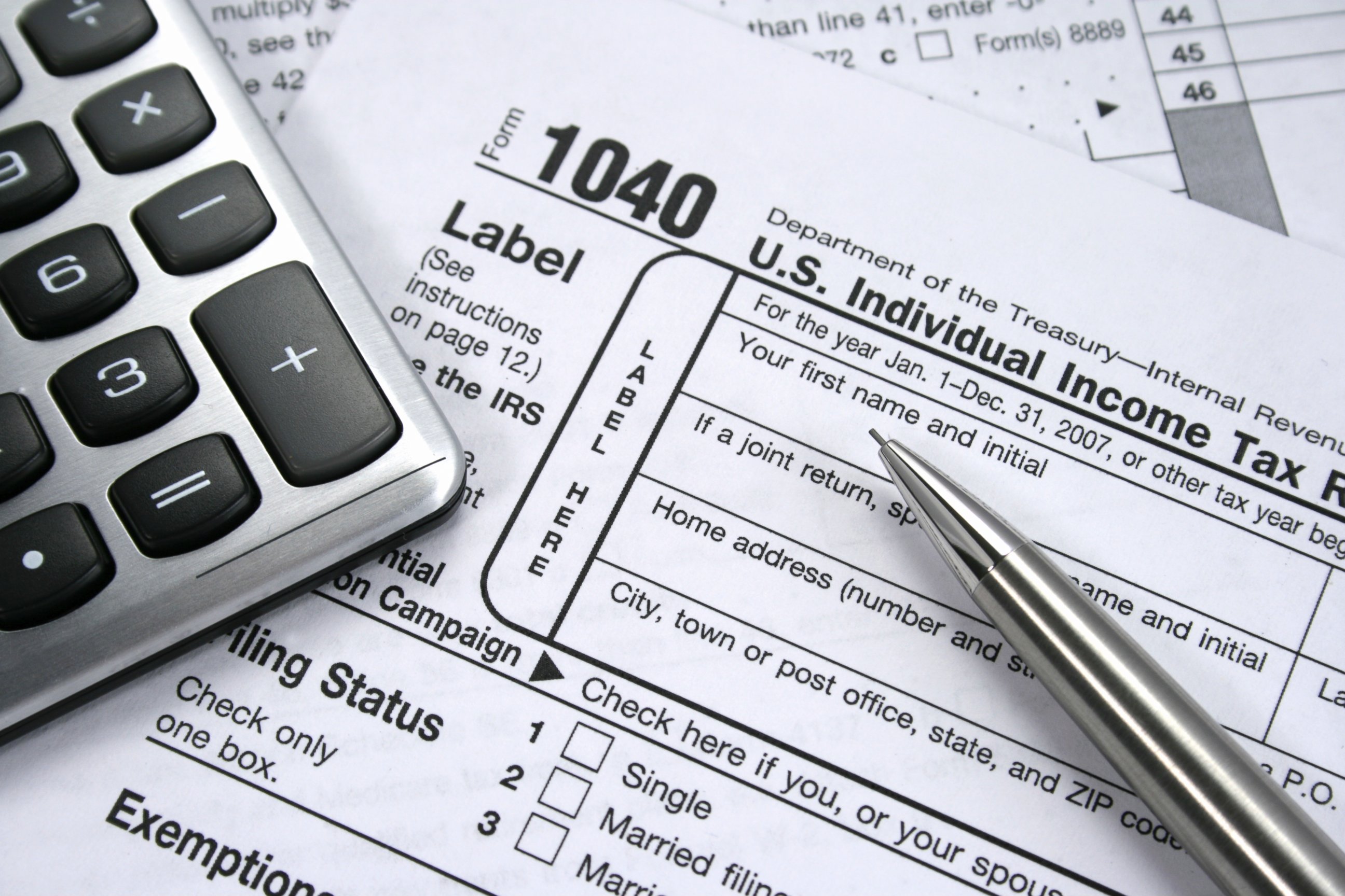 PHOTO: The deadline to file taxes is midnight on April 15.