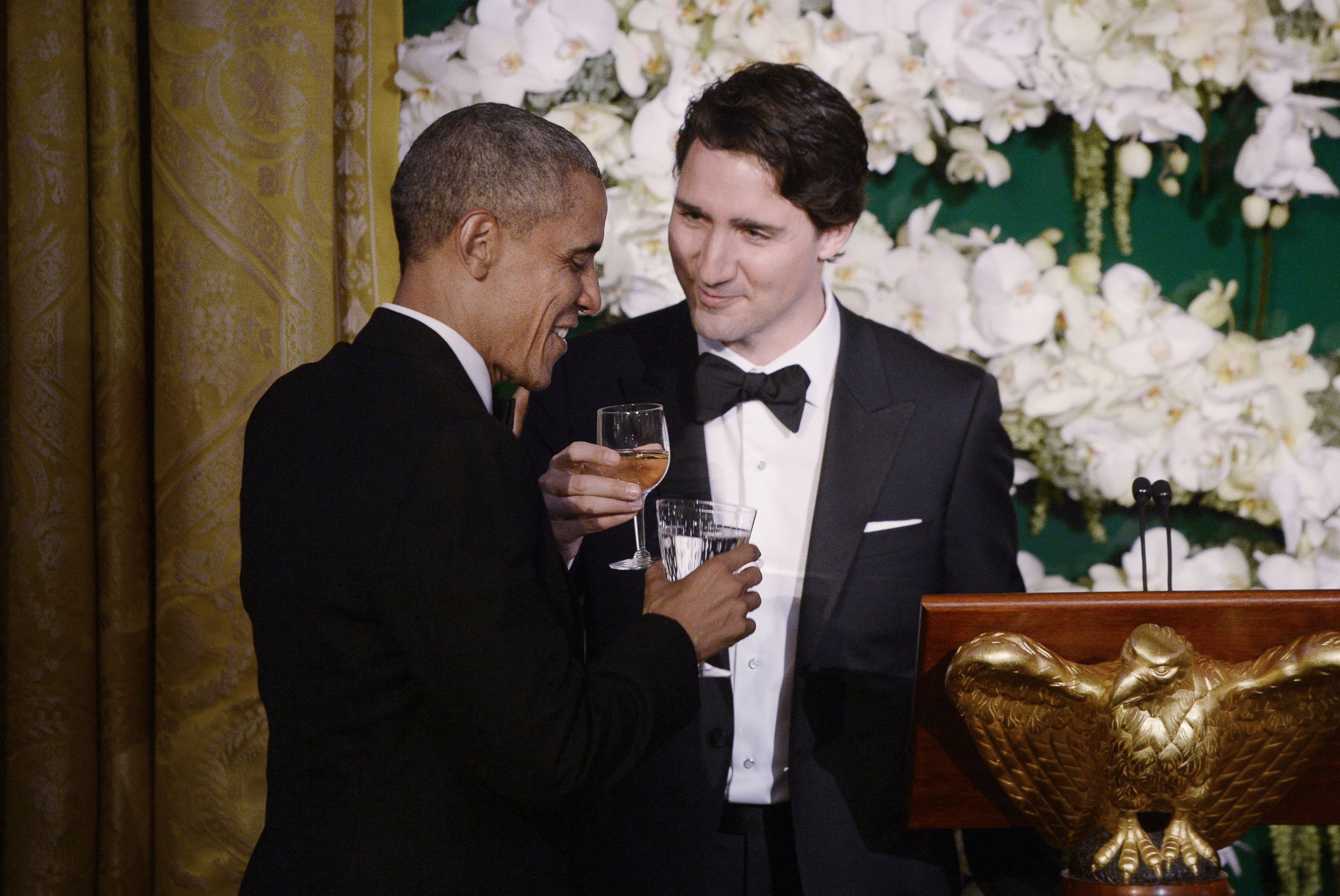 PHOTO: President Barack Obama and Prime Minister Justin Trudeau of Canada exchange toasts during a State Dinner at the White House, March 10, 2016, in Washington. 
