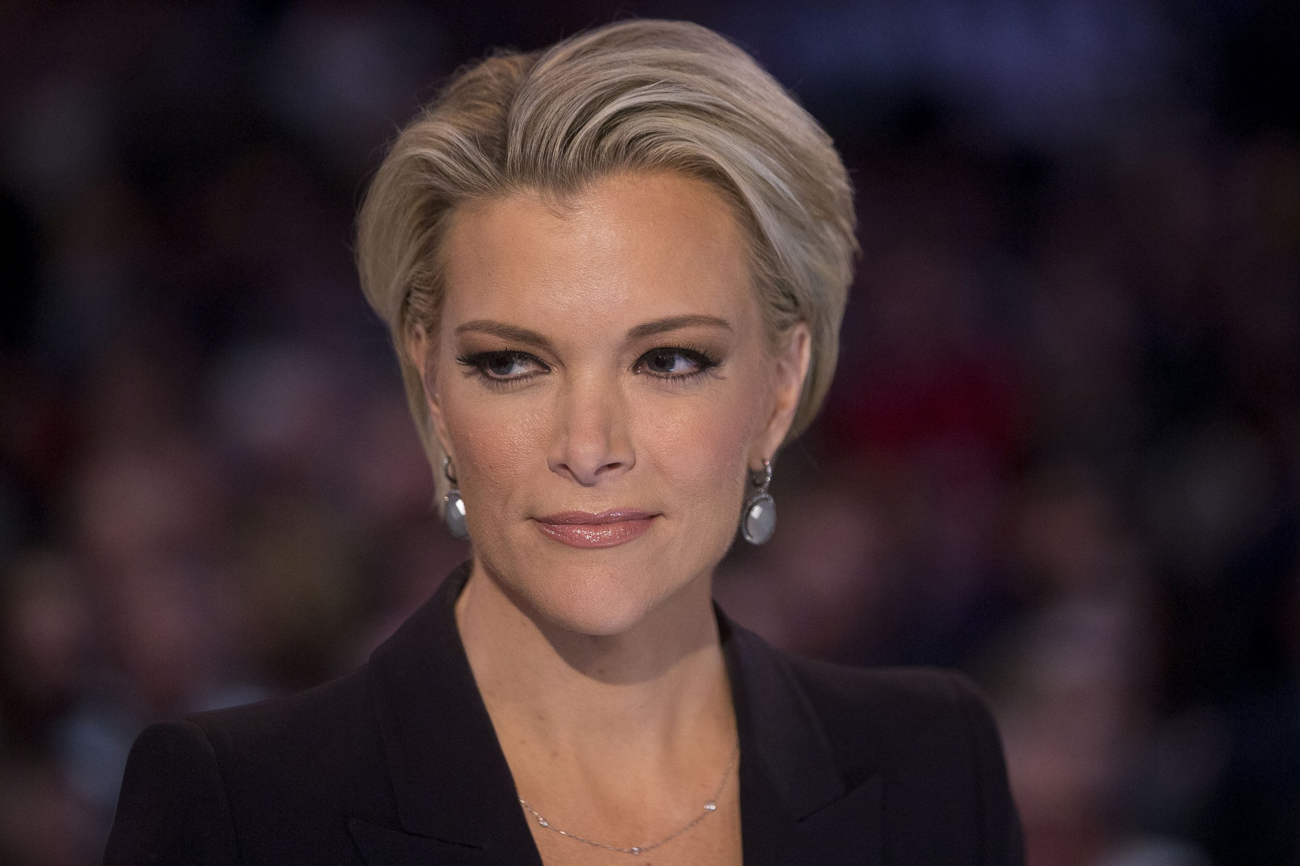 PHOTO:Fox News anchor Megyn Kelly waits to begin the Republican presidential candidate debate at the Iowa Events Center in Des Moines, Iowa,  Jan. 28, 2016.  