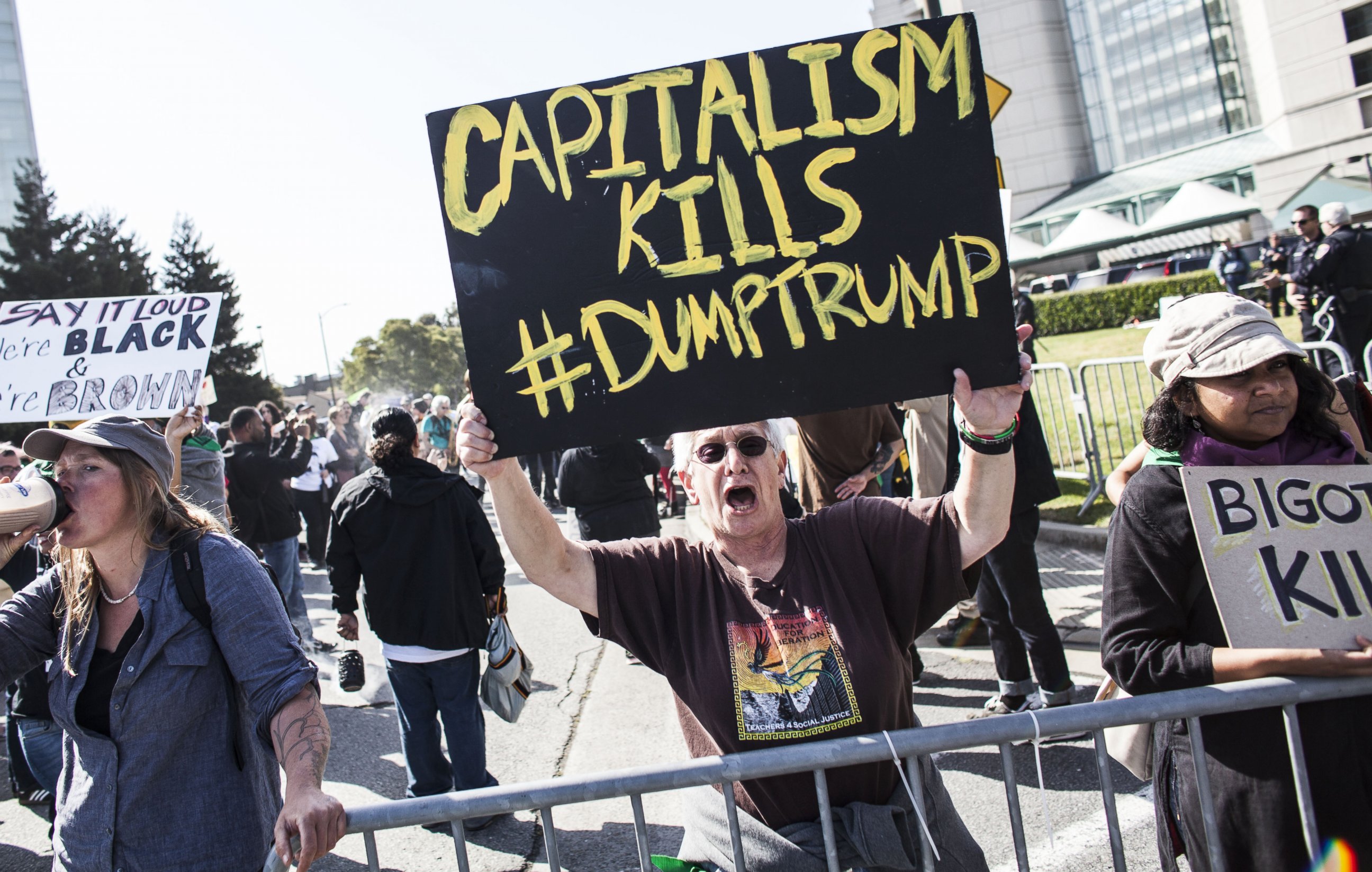 PHOTO: Protestors block traffic outside of the California Republican Party Convention where Republican presidential candidate Donald Trump is scheduled to speak, April 29, 2016, in Burlingame, Calif. 