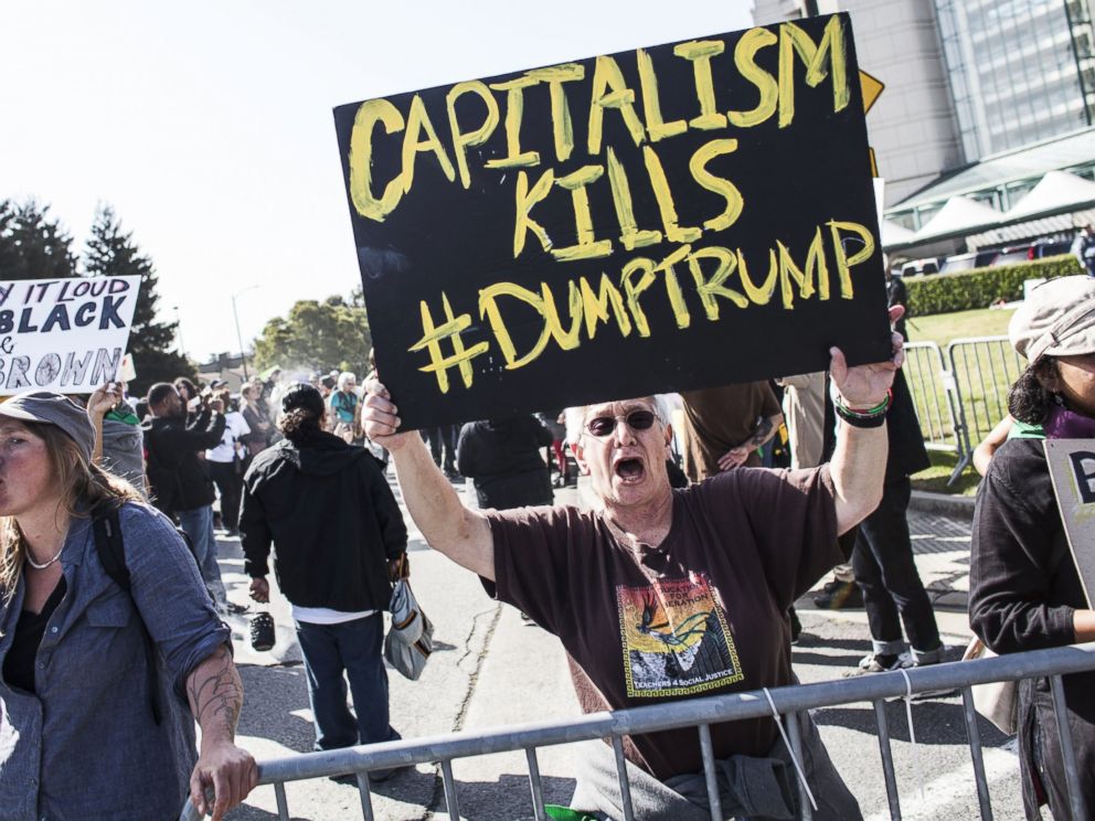 PHOTO: Protestors block traffic outside of the California Republican Party Convention where Republican presidential candidate Donald Trump is scheduled to speak, April 29, 2016, in Burlingame, Calif.