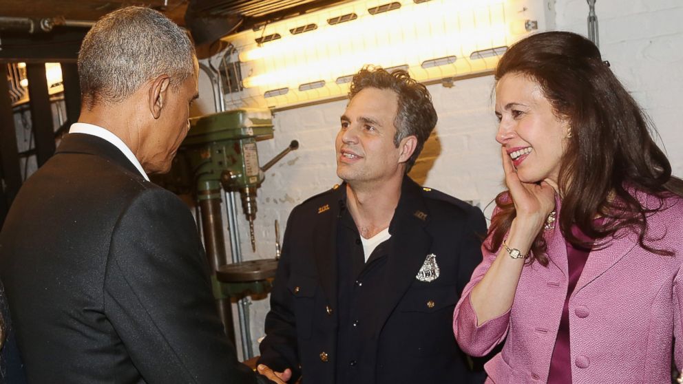 PHOTO: Barack Obama, Mark Ruffalo, and Jessica Hecht chat backstage at The Roundabout Theatre Company's production of "Arthur Miller's The Price" on Broadway at The American Airlines Theatre on February 24, 2017 in New York City.