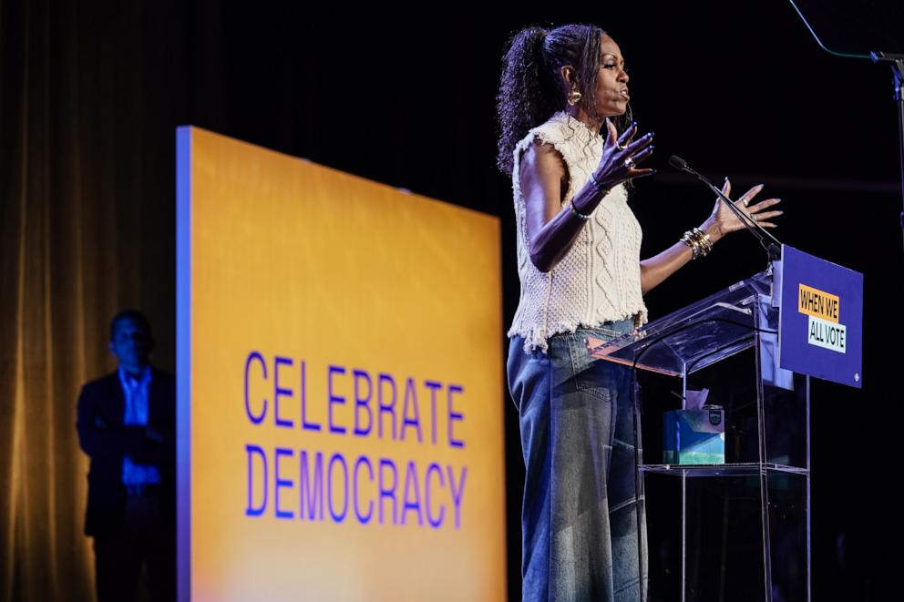 PHOTO: Michelle Obama Holds Get Out The Vote Rally In Atlanta