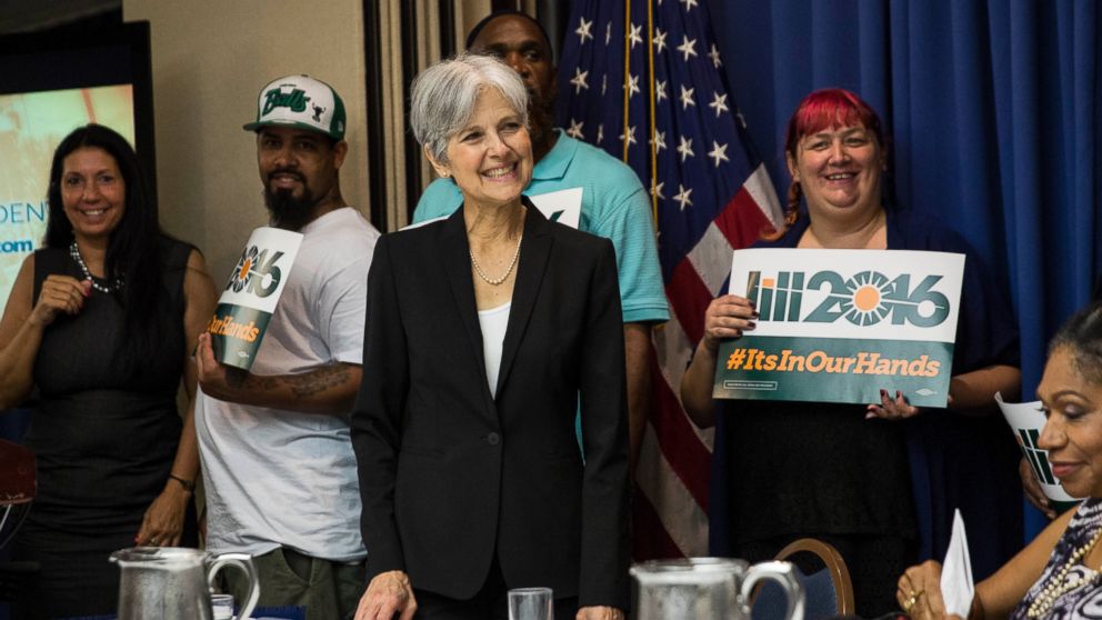 PHOTO: Jill Stein smiles after announcing that she will seek the Green Party's presidential nomination, at the National Press Club, June 23, 2015, in Washington.