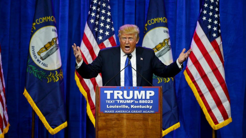 PHOTO: Donald Trump speaks to supporters in Louisville, Kentucky, March 1, 2016.