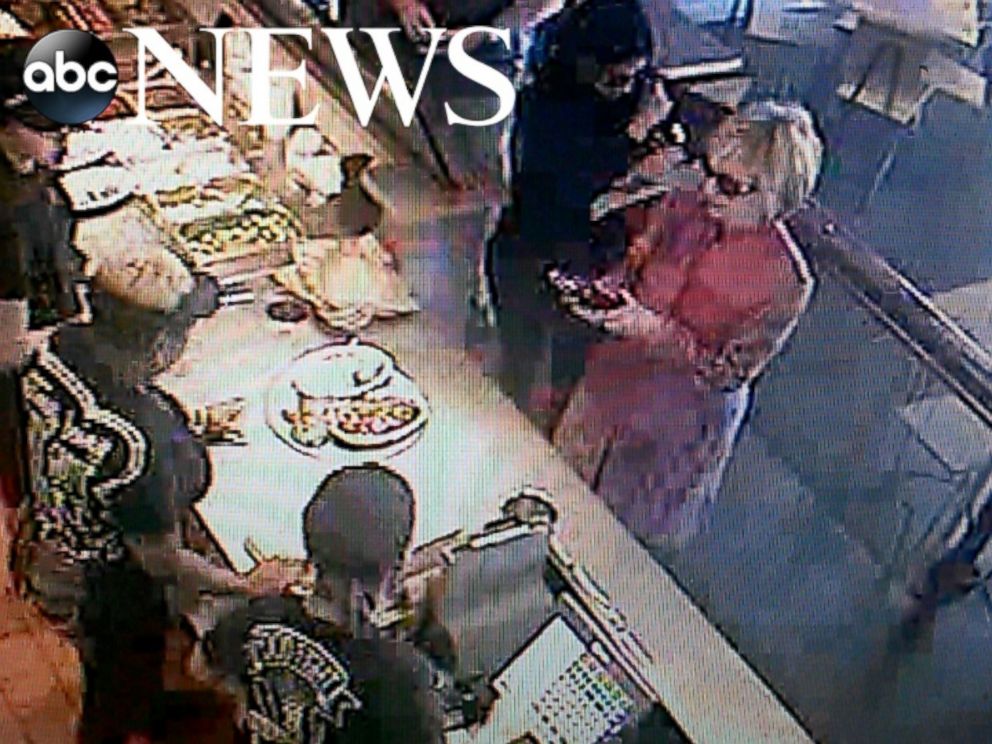 PHOTO: Hillary Clinton was spotted at a Chipotle in Ohio Monday afternoon. 