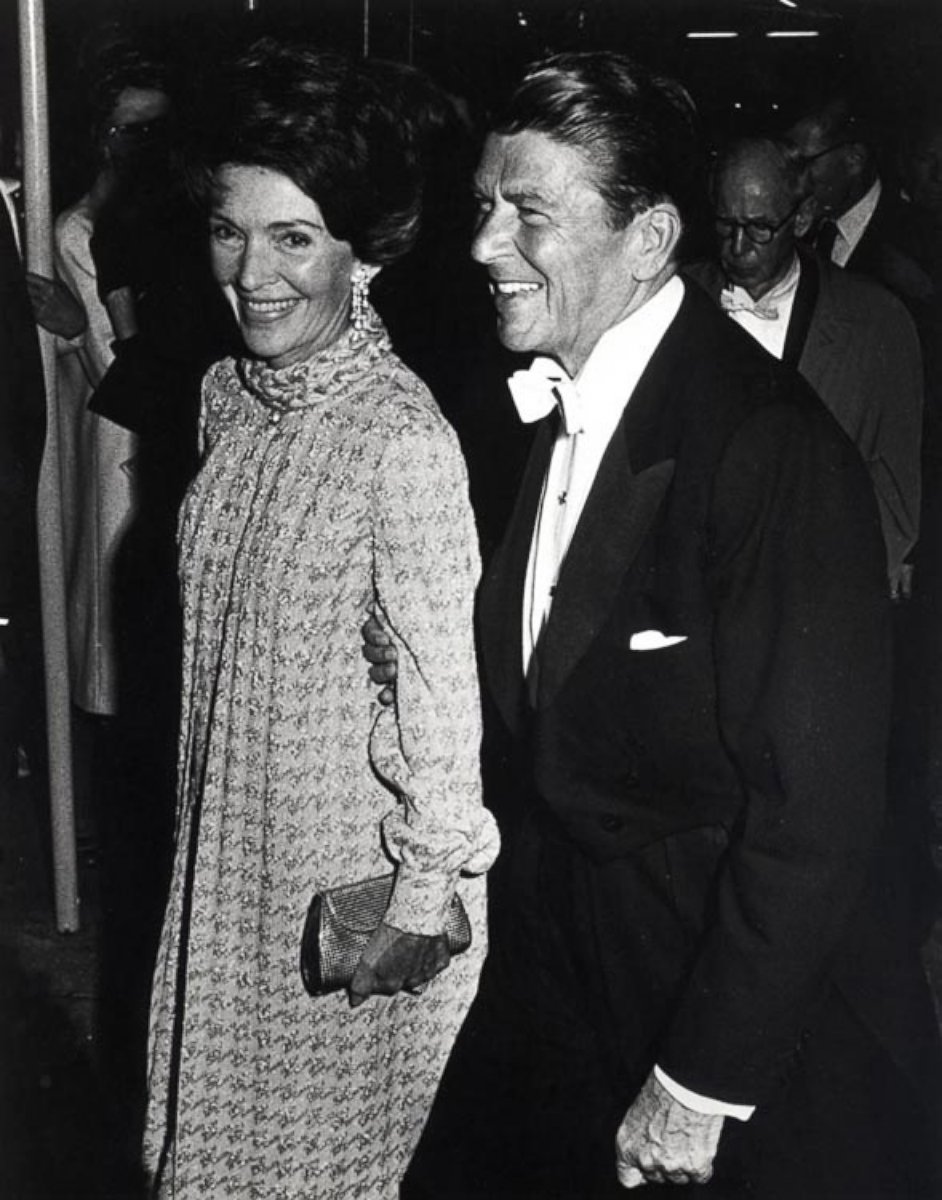 PHOTO: Governor Ronald Reagan and California first lady Nancy Reagan at the Governor's inaugural Ball in Sacramento, Calif., January 1971.