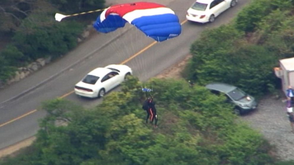 PHOTO: George H. W. Bush made his eighth parachute jump to mark his 90th birthday, June 12, 2014.