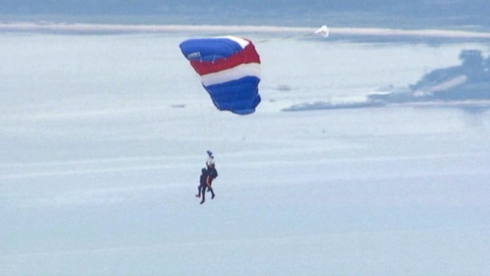 PHOTO: George H. W. Bush made his eighth parachute jump to mark his 90th birthday, June 12, 2014.